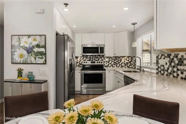 310 Lake Street 301, Huntington Beach, CA 92648