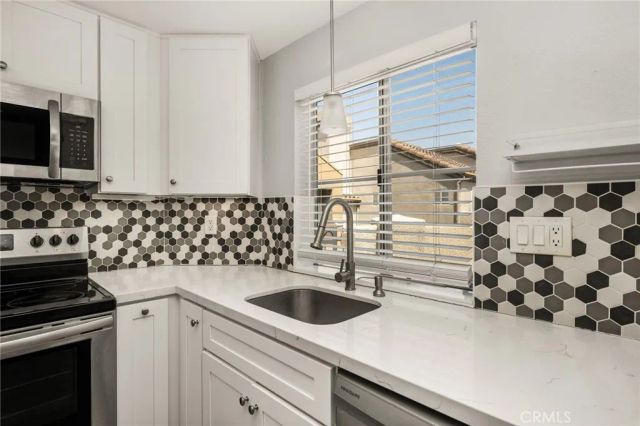 310 Lake Street 301, Huntington Beach, CA 92648
