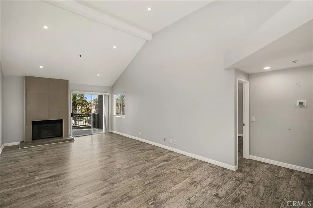 310 Lake Street 301, Huntington Beach, CA 92648