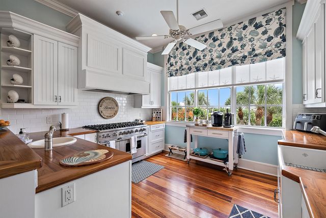 410 Old Towne Lane, Juno Beach, FL 33408