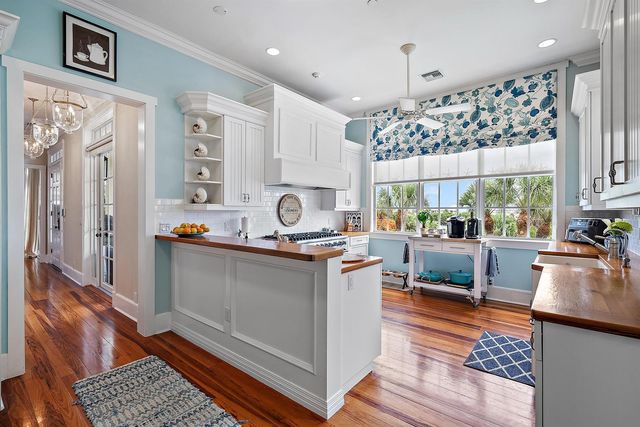 410 Old Towne Lane, Juno Beach, FL 33408