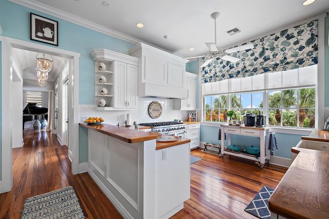 410 Old Towne Lane, Juno Beach, FL 33408
