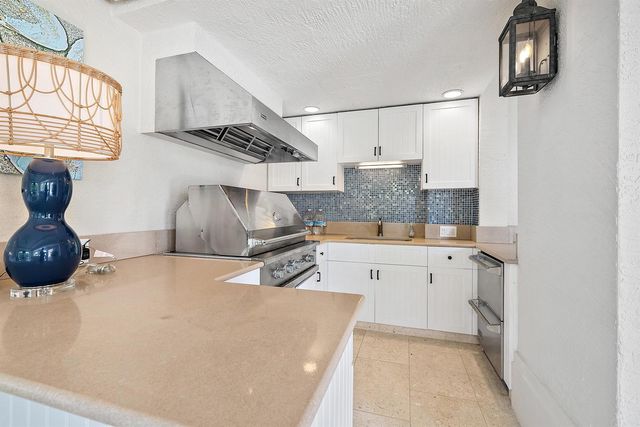 410 Old Towne Lane, Juno Beach, FL 33408