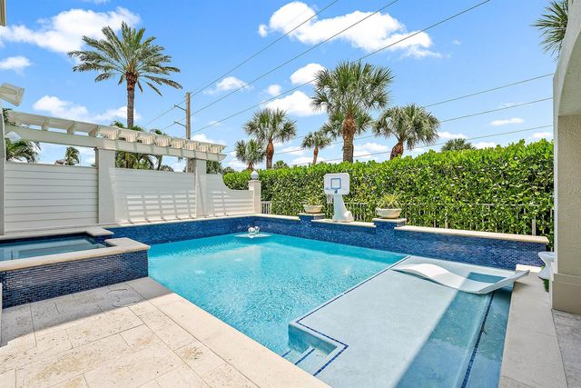 410 Old Towne Lane, Juno Beach, FL 33408
