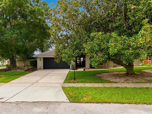 238 COLLEGE GROVE CIRCLE NE, Winter Haven, FL 33881
