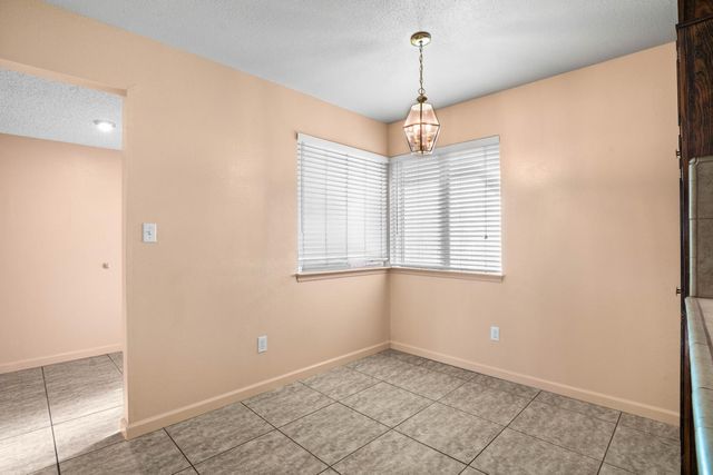 8410 Melrose Dr, Stockton, CA 95210