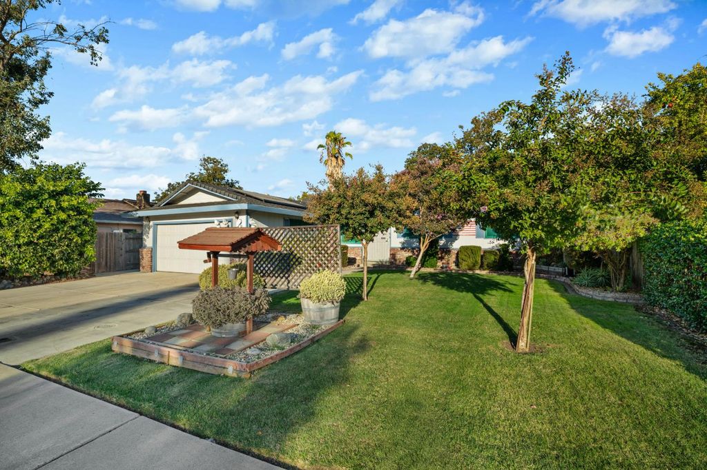 8410 Melrose Dr, Stockton, CA 95210