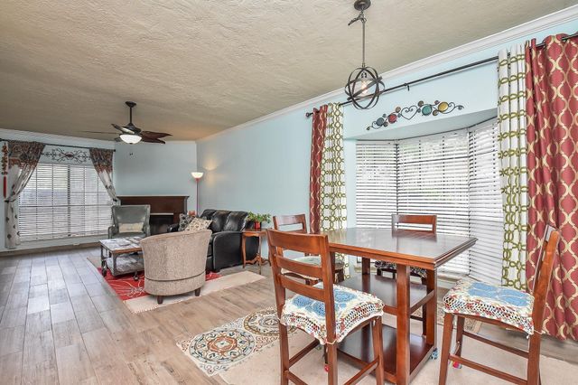 800 Country Place Drive 101, Houston, TX 77079