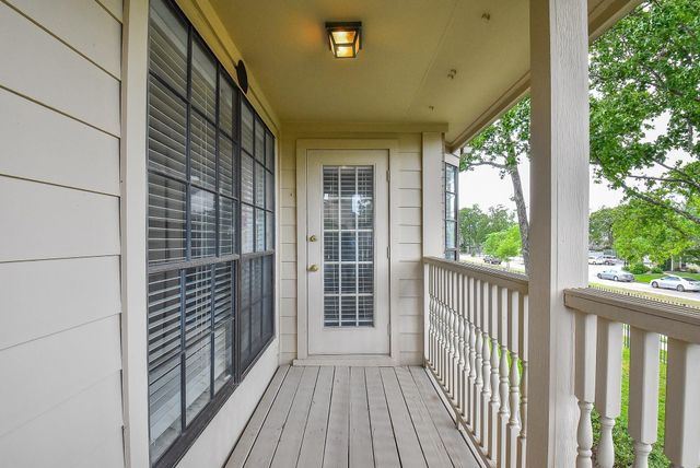 800 Country Place Drive 101, Houston, TX 77079