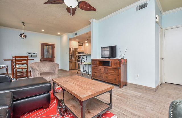 800 Country Place Drive 101, Houston, TX 77079