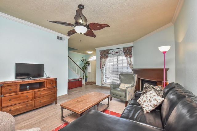 800 Country Place Drive 101, Houston, TX 77079