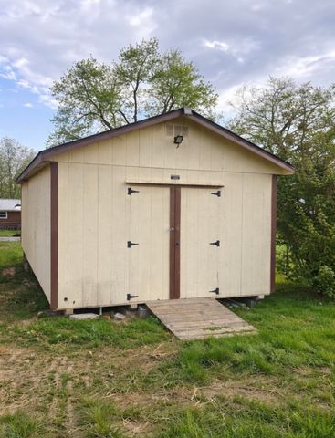 615 Estes St, Smithville, TN 37166