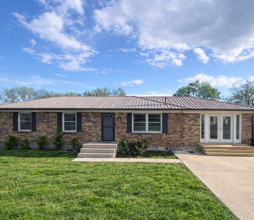 615 Estes St, Smithville, TN 37166