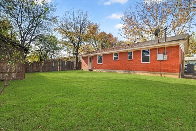 908 N 8th Street, Sanger, TX 76266