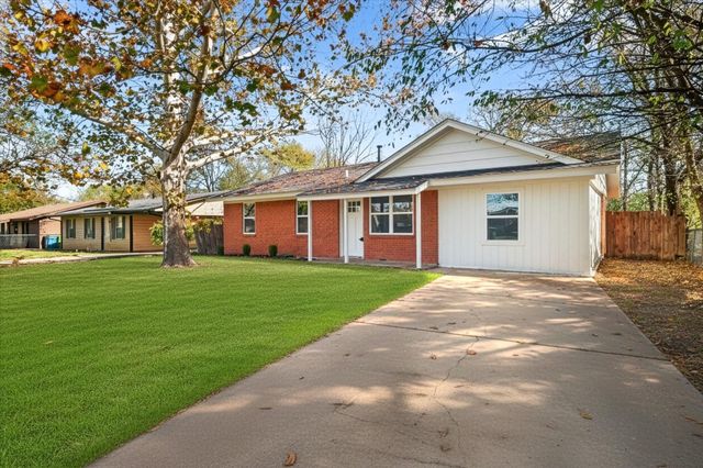 908 N 8th Street, Sanger, TX 76266