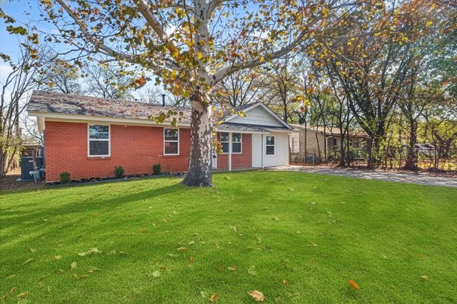 908 N 8th Street, Sanger, TX 76266