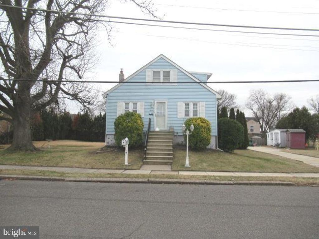 7 LINCOLN AVE, West Collingswood Heights, NJ 08059