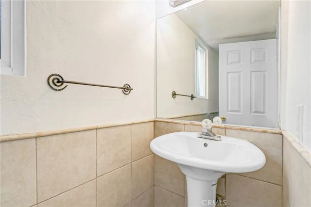 14716 Long View Drive, Fontana, CA 92337