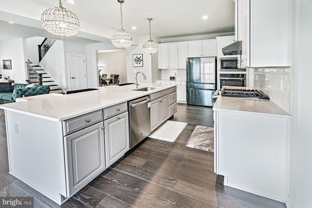 311 PINE VIEW DR, Newark, DE 19702