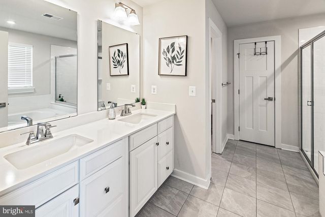 311 PINE VIEW DR, Newark, DE 19702