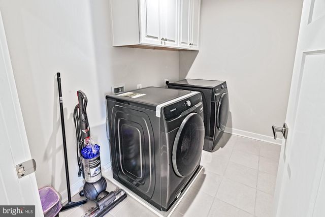311 PINE VIEW DR, Newark, DE 19702