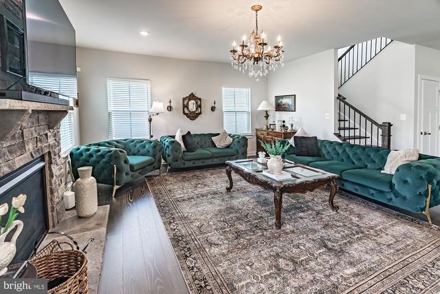311 PINE VIEW DR, Newark, DE 19702