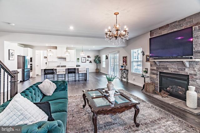 311 PINE VIEW DR, Newark, DE 19702