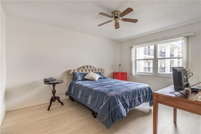 1828 Pine Valley DR # 201, Fort Myers, FL 33907