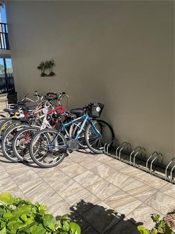 1828 Pine Valley DR # 201, Fort Myers, FL 33907