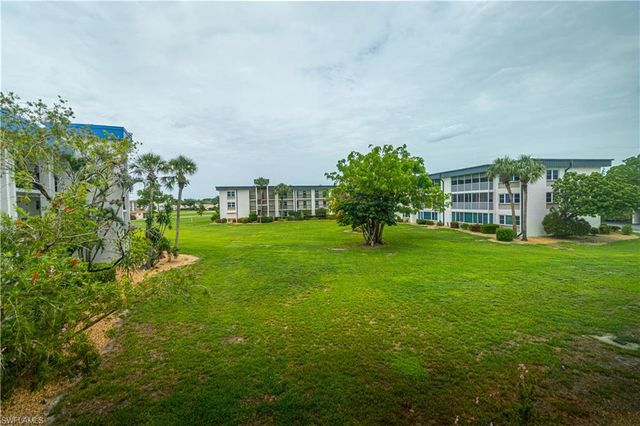 1828 Pine Valley DR # 201, Fort Myers, FL 33907