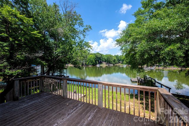 15722 Rhinehill Road, Charlotte, NC 28278