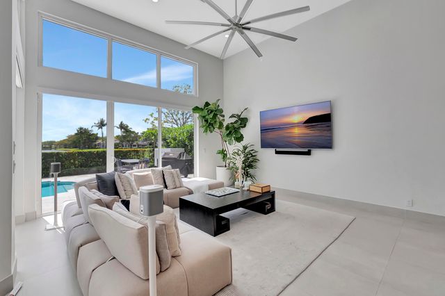 4114 NW Briarcliff Circle, Boca Raton, FL 33496