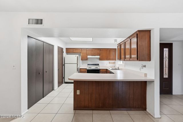 282 E Ponderosa Street, Tucson, AZ 85705