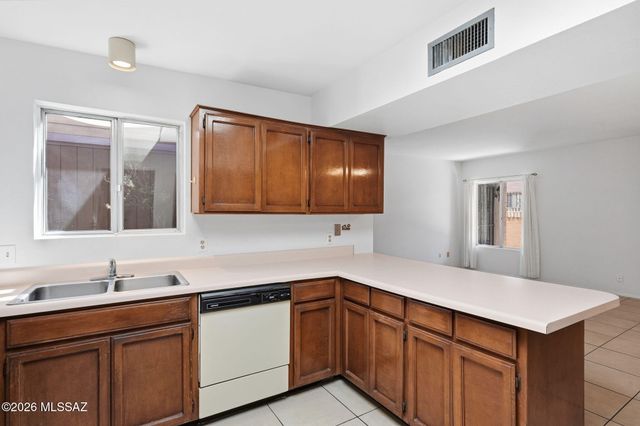 282 E Ponderosa Street, Tucson, AZ 85705