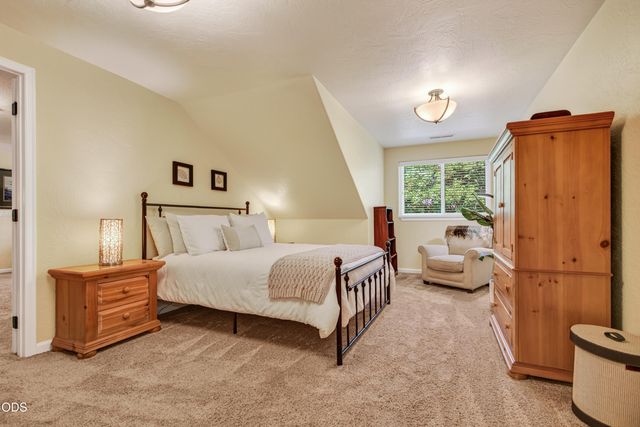 159 Princeville Drive, Eagle Point, OR 97524