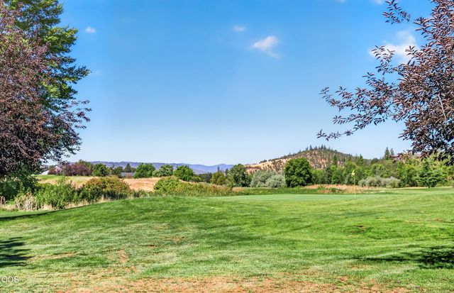 159 Princeville Drive, Eagle Point, OR 97524
