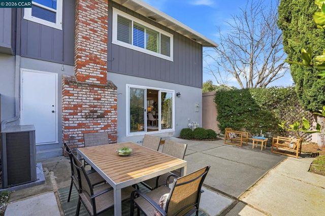 187 Miramonte Dr, Moraga, CA 94556