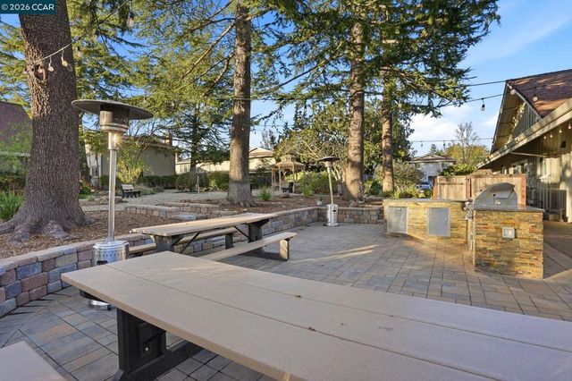 187 Miramonte Dr, Moraga, CA 94556