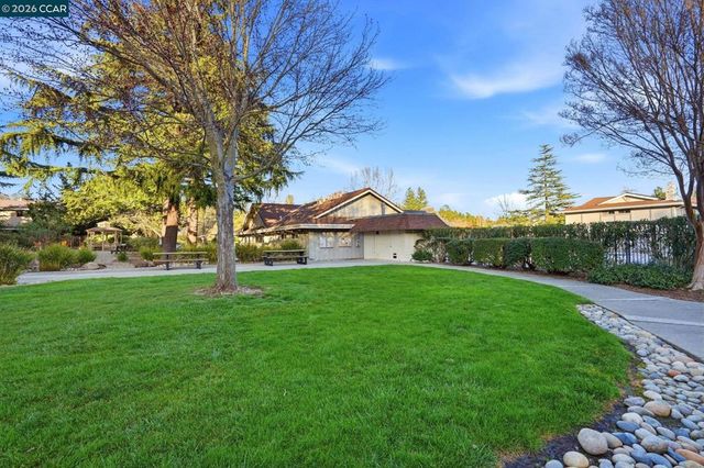 187 Miramonte Dr, Moraga, CA 94556