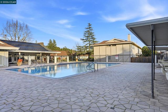 187 Miramonte Dr, Moraga, CA 94556