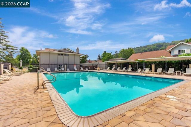 187 Miramonte Dr, Moraga, CA 94556