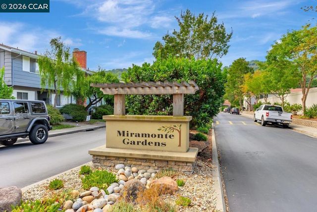 187 Miramonte Dr, Moraga, CA 94556