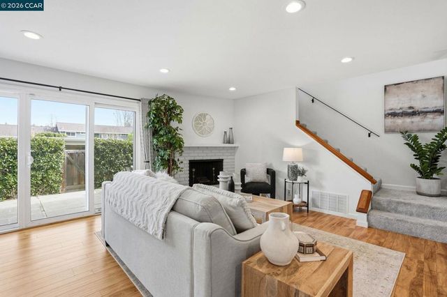 187 Miramonte Dr, Moraga, CA 94556