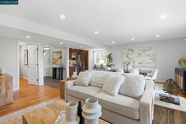 187 Miramonte Dr, Moraga, CA 94556