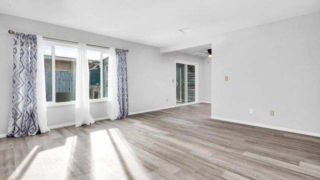 68123 Calle Las Tiendas, Desert Hot Springs, CA 92240