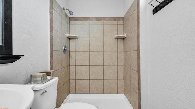 68123 Calle Las Tiendas, Desert Hot Springs, CA 92240