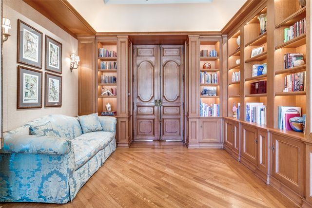 5800 Armstrong Parkway, University Park, TX 75205