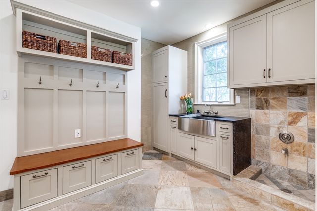 5800 Armstrong Parkway, University Park, TX 75205