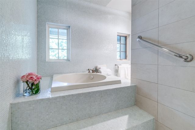 5800 Armstrong Parkway, University Park, TX 75205