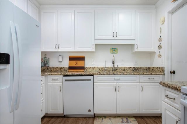 203 AUSTIN HILL COURT, Sun City Center, FL 33573